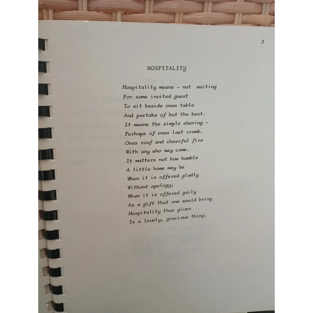 Family‎ Cookbook LaVey Phillips Carol Walter Iowa Falls, Iowa 1985 Country...